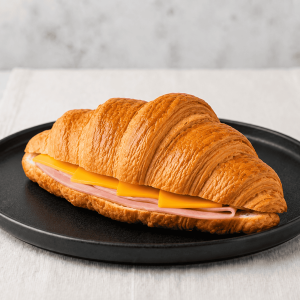 four-floor-pizza-croissant-ham-cheddar